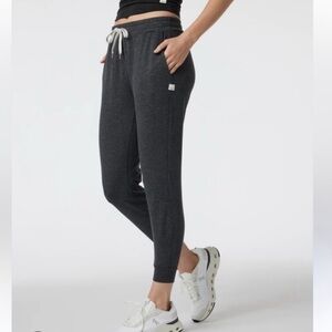 Vuori Performance Jogger | Size Medium